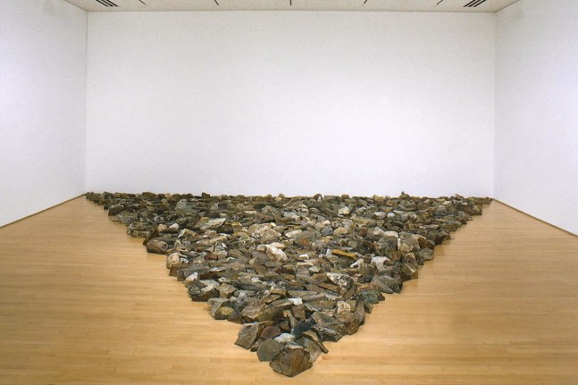 Richard Long
Gold Rush, 2006
granite
252 x 312 inches (640,1 x 792,5 cm) as installed
SW 05668