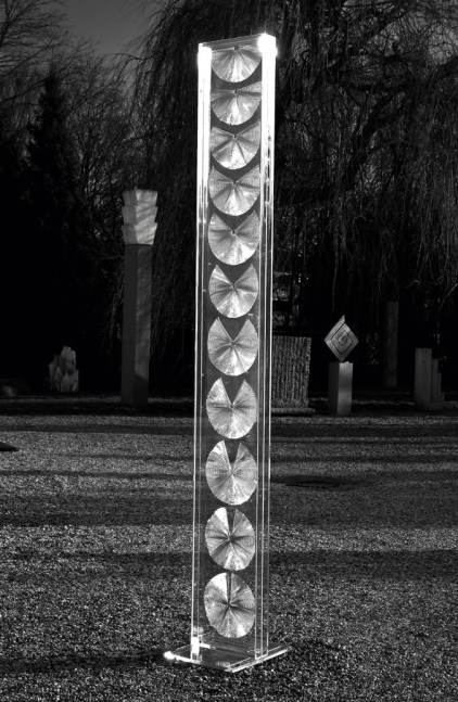 Heinz Mack
Stele mit 11 Fl&amp;uuml;geln, 1964/1997
Plexiglas, aluminum
118 1/8 x 15 3/4 x 3 7/8 inches (300 x 40 x 10 cm)
SW 10275
Private Collection