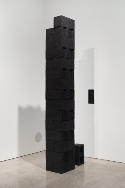 Le&amp;#39;Andra LeSeur

between me and the rest of the land&amp;hellip;, 2021

cinder block monolith and sound piece, unique
97 x 16 x 20 in. / 246.4 x 40.6 x 50.8 cm