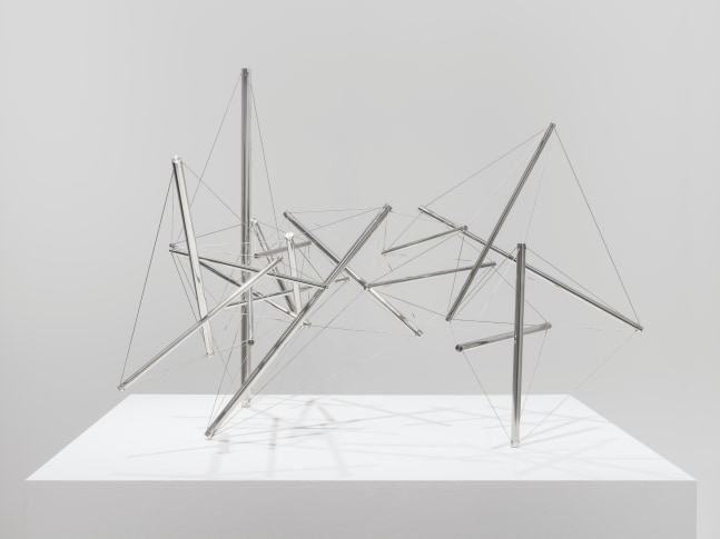 Mozart I, 1981-1982

stainless steel, edition of 4

35 x 44 x 43 in. / 88.9 x 111.8 x 109.2 cm