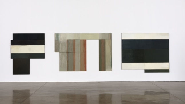 David Novros Lent Painting, 1975 oil on canvas 78 x 300 in. (198.1 x 762 cm) overall.