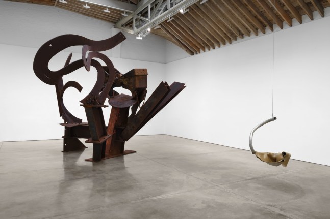 Installation view, Mark di Suvero: Painting and Sculpture, Paula Cooper Gallery, New York, September 9 – October 21, 2023. © Mark di Suvero. Courtesy of Spacetime C.C. and Paula Cooper Gallery, New York. Photo: Steven Probert.