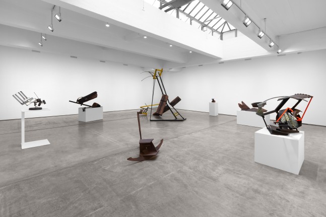 Installation view, Mark di Suvero and Leonard Contino, October 22 – November 28, 2020