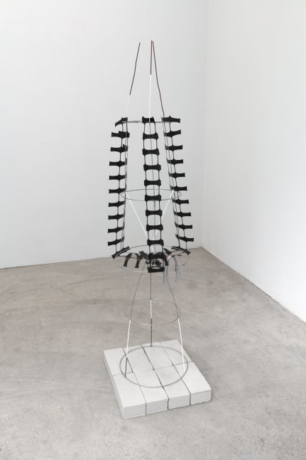 Linnea Kniaz Framework 1, 2017 wire, construction mesh, acrylic 53 1/2 x 12 x 12 in. (135.9 x 30.5 x 30.5 cm)