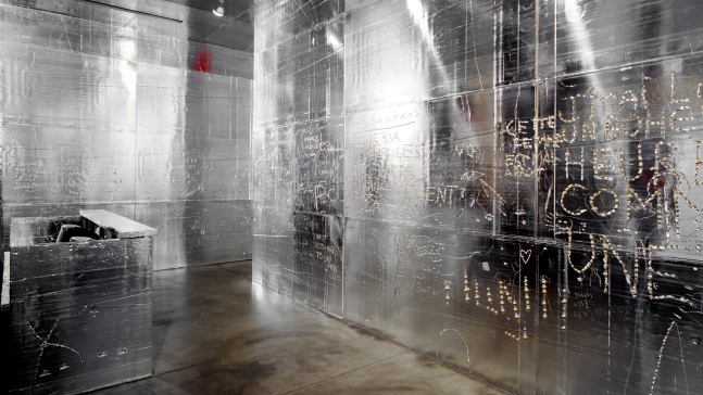 Installation view, Rudolf Stingel, Paula Cooper Gallery, 534 W 21st Street, New York. February 2 - March 2, 2002. © Rudolf Stingel. Courtesy Paula Cooper Gallery, New York.