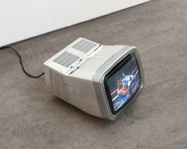 Paul Pfeiffer, Caryatid (Mosley), 2017 digital video loop