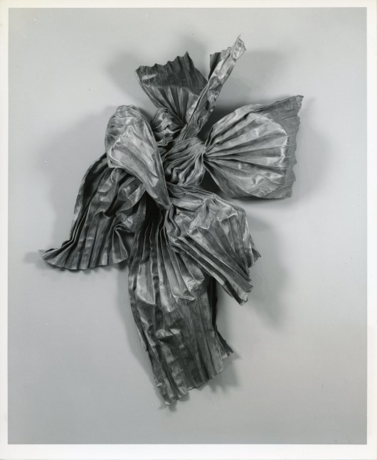 Lynda Bengalis &quot;Pictor&quot; 1983 Bronze wire, zinc, aluminum 72 x 60 x 14