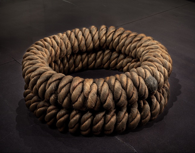 Jackie Winsor Double Circle, 1970-71 hemp, 21 x 54 inch diameter