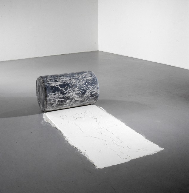 Installation view of Luciano Fabro's Sisifo at Galerie Micheline Szwajcer, Antwerp in 1994