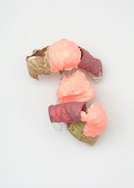 Lynda Benglis ORANGE GLOW, 2017 cast sparkles on handmade paper over chicken wire 40 x 25 x 19 in. (101.6 x 63.5 x 48.3 cm)