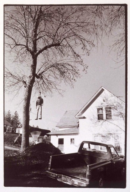 Zoe Leonard "Effigy" 1995 Gelatin silver print 7" x 5"