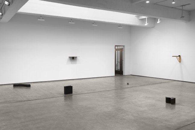 Installation view, Joel Shapiro, Paula Cooper Gallery, New York, September 4 – October 11, 2025. © 2025 Joel Shapiro / Artists Rights Society (ARS), New York. Courtesy Paula Cooper Gallery, New York. Photo: Steven Probert