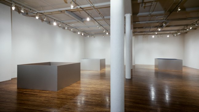 Installation view, Sculpture, Paula Cooper Gallery, 155 Wooster Street, New York, May 1 - 26, 1990. © Judd Foundation / Artists Rights Society (ARS), New York. Photo: Geoffrey Clements.