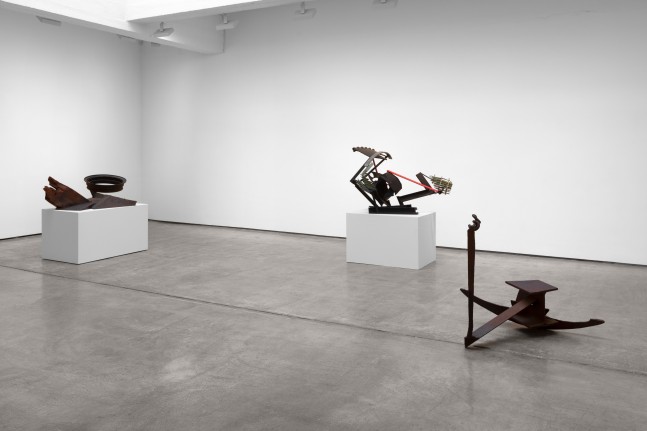 Installation view, Mark di Suvero and Leonard Contino, October 22 – November 28, 2020