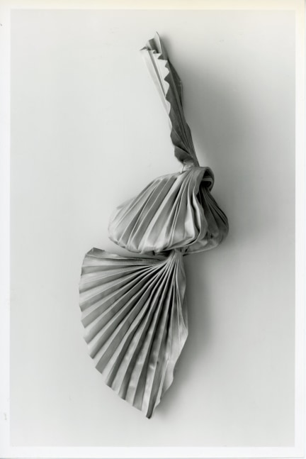 Lynda Bengalis &quot;Mirtak&quot; 1983 Bronze wire, zinc, aluminum 22 x 55 1/2 x 22 1/2