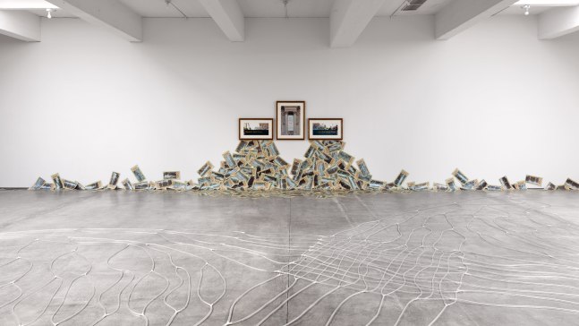 Installation view, Hans Haacke, October 25 – December 13, 2014