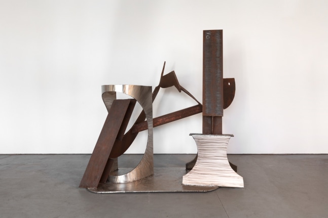 Mark di Suvero
Sprung Free, 2020
steel, stainless steel
9 ft 5 in. x 9 ft 8 in. x 7 ft 2 in. (287 x 294.6 x 218.4 cm)