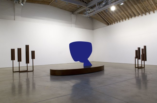 Installation view, Robert Grosvenor, Paula Cooper Gallery, 534 W 21st Street, New York. February 10 - March 17, 2007. © Robert Grosvenor. Courtesy Paula Cooper Gallery, New York.