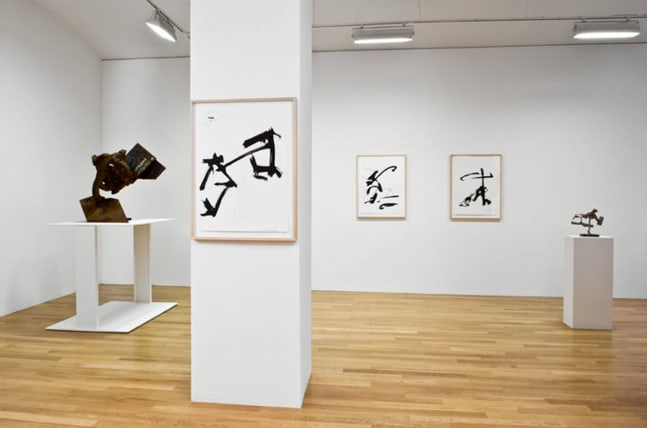Installation view, Mark di Suvero, Paula Cooper Gallery, 465 W 23rd Street, New York. October 9 - November 17, 2007. © 2025 Mark di Suvero / Artists Rights Society (ARS), New York. Courtesy of Spacetime C.C. and Paula Cooper Gallery, New York. Photo: Ellen Wilson.