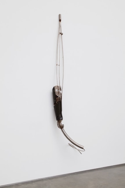 Frank Stella
baris, 2005
stainless steel tubing and carbon fiber
96 x 22 1/2 x 14 in. (243.8 x 57.2 x 35.6 cm)