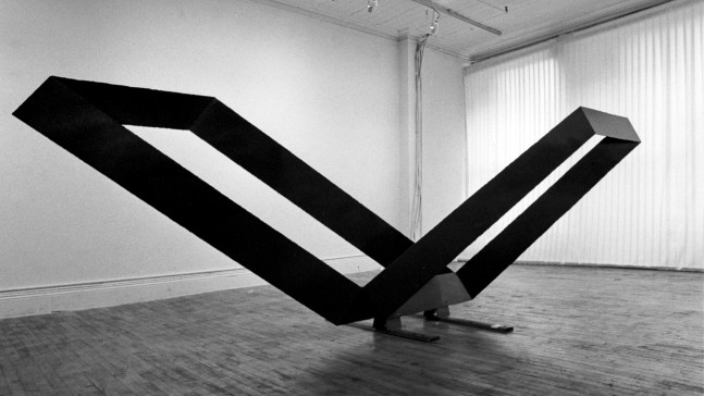 Installation view, Chuck Ginnever and Louis Kahn, Paula Cooper Gallery, 96-100 Prince Street, New York, April 1st 1970. Photo: Kurt Wyss.