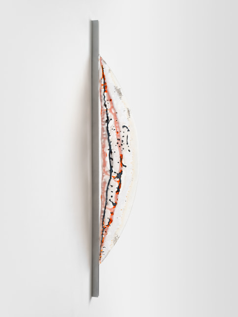 Tauba Auerbach Spontaneous Lace, 2023 kiln-formed glass in aluminum armature 42 x 7 1/4 x 3/8 in. (106.7 x 18.4 x 1 cm)
