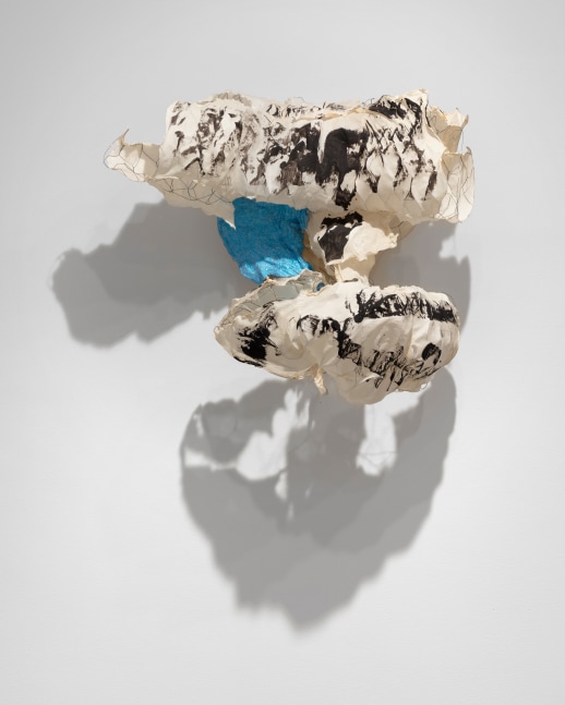 Lynda Benglis Storm A' Coming, 2016 handmade paper over chicken wire, cast sparkles, coal tempera 27 x 32 x 15 in. (68.6 x 81.3 x 38.1 cm)