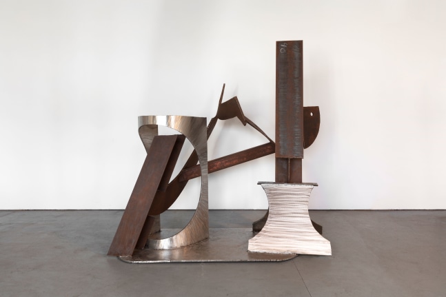 Mark di Suvero Sprung Free, 2020 steel, stainless steel 9 ft 5 in. x 9 ft 8 in. x 7 ft 2 in. (287 x 294.6 x 218.4 cm)