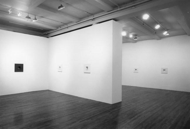 Installation view, Recent Works, 155 Wooster Street, New York, September 5 - October 21, 1995. © Jackie Winsor. Courtesy Paula Cooper Gallery, New York. Photo: Geoffrey Clements.
