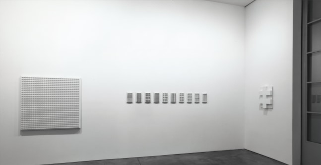 Installation view, Jan Schoonhoven, Paula Cooper Gallery, 534 W 21st Street, New York. October 23 - November 27, 1999. © Jan Schoonhoven. Courtesy Paula Cooper Gallery, New York.