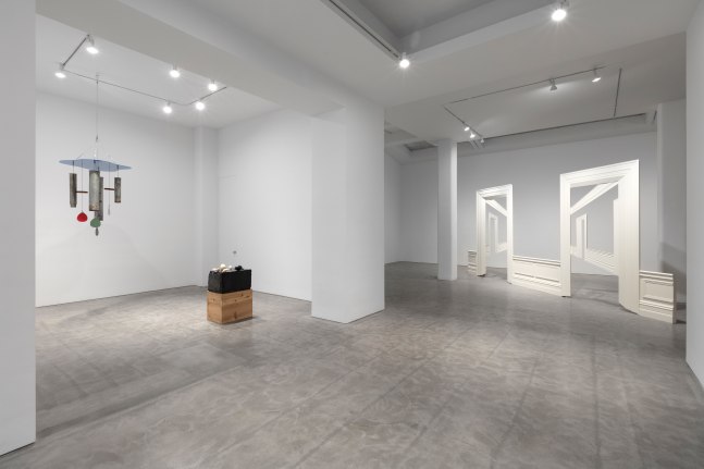 Installation view, Sam Durant, Liz Glynn, Walid Raad, Kelley Walker, Meg Webster, Non-Vicious Circle, July 8 – August 16, 2019