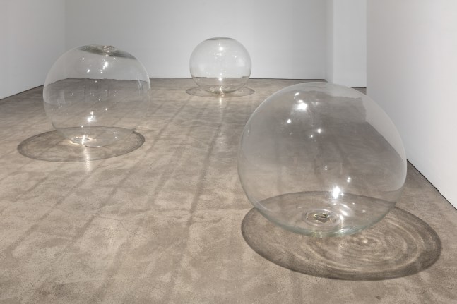 Installation view, Sam Durant, Liz Glynn, Walid Raad, Kelley Walker, Meg Webster, Non-Vicious Circle, July 8 – August 16, 2019