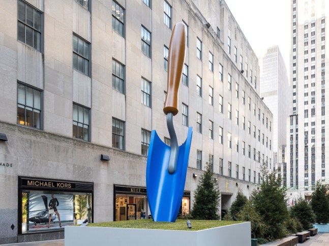 Installation view, Claes Oldenburg and Coosje van Bruggen, Plantoir, Blue, March 18 – May 6, 2022, Channel Gardens at Rockefeller Center, New York, NY