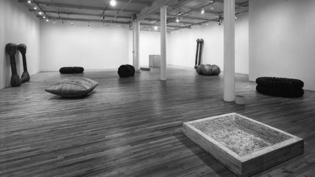 Installation view, Jackie Winsor, Paula Cooper Gallery, 155 Wooster Street New York, October 20 - November 14th 1973. © Jackie Winsor. Courtesy Paula Cooper Gallery, New York. Photo: Robert E. Mates and Paul Katz
