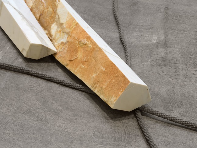 Detail view of L'Infinito (1989) in Luciano Fabro, Paula Cooper Gallery, New York, May 6 – July 28, 2023. © Silvia Fabro (Archivio Luciano e Carla Fabro). Photo: Steven Probert