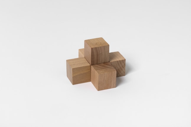 Carl Andre
6 Unit Wood Array, 2015
wood
6-unit array; 1 cube atop a 5-unit cross
each: 1 1/8 x 1 1/8 x 1 1/8 in. (2.9 x 2.9 x 2.9 cm)
overall: 2 1/4 x 3 3/8 x 3 3/8 in. (5.7 x 8.6 x 8.6 cm)
&amp;copy; 2023 Carl Andre / Artists Rights Society (ARS), New York. Courtesy Paula Cooper Gallery, New York.
Photo: Steven Probert

칼 안드레
6 Unit Wood Array, 2015
목재
6유닛의 목재 배열; 5유닛의 십자가 위 큐브 1개
각각: 1 1/8 x 1 1/8 x 1 1/8인치(2.9 x 2.9 x 2.9cm)
전체: 2 1/4 x 3 3/8 x 3 3/8인치(5.7 x 8.6 x 8.6cm)
&amp;copy; 2023 Carl Andre / Artists Rights Society (ARS), New York. Courtesy Paula Cooper Gallery, New York.
Photo: Steven Probert