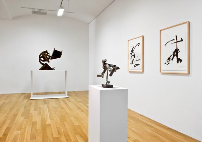 Installation view, Mark di Suvero, Paula Cooper Gallery, 465 W 23rd Street, New York. October 9 - November 17, 2007. © 2025 Mark di Suvero / Artists Rights Society (ARS), New York. Courtesy of Spacetime C.C. and Paula Cooper Gallery, New York. Photo: Ellen Wilson.