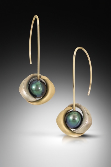 Lucy earrings 

jewelry

40 x 20 x 15