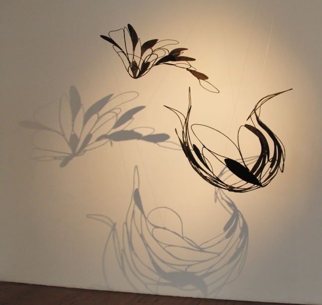 Bird Song IV, 2009
Stainless steel, muslin dyed in kasimi, tamarind kernel, and lacquer
52" x 55" x 40"