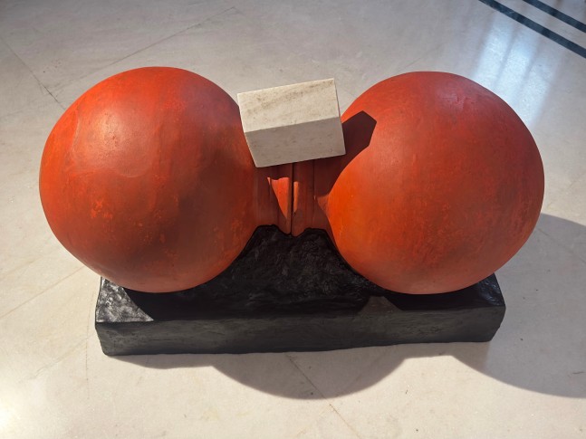 From the ghats of Yamuna | 1990
Terracotta, fiberglass & marble
26″ x 42″ x 19″
TG 5046