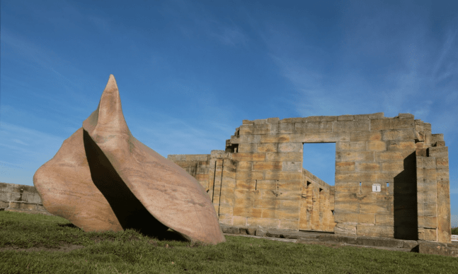 Unfolded sky, 2011-12
Granite
62" x 54" x 58"