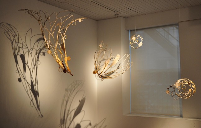 Bird Song I, 2009
Stainless steel, muslin, tamarind kernel, and lacquer
60" x 125" x 52"