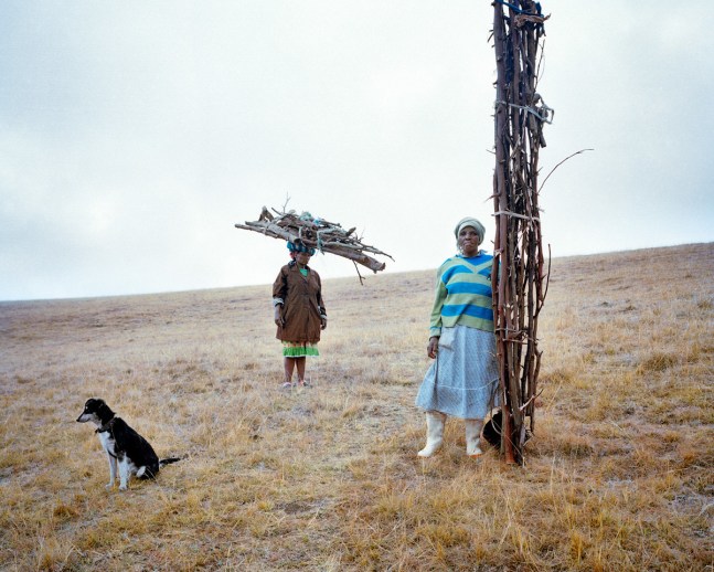 Lindokuhle Sobekwa

Omama Bathwelinyanda, 2020

Inkjet print on cotton rag

Work: 50 x 60 cm (19.7 x 23.6 in.)

Edition of 7 + 2 AP