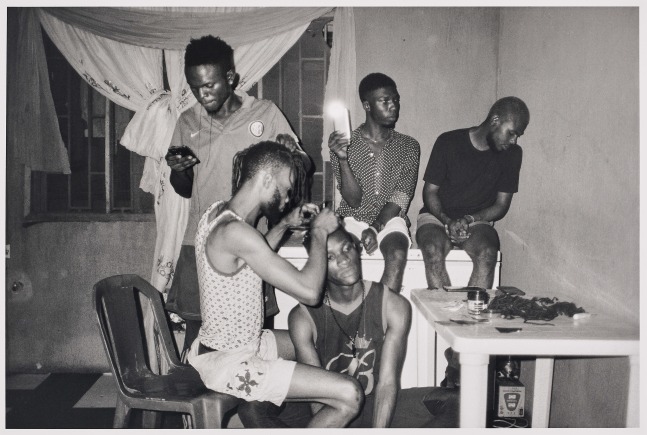 Sabelo Mlangeni

No Nepa Evening with Nonso, Thom, Mike, Daniel &amp;amp; Ruby, 2019

Hand printed silver gelatin print

Work: 40.5 x 52 x 3.5 cm / 15.9 x 20.4 x 1.3 in

Paper : 30 x 40 cm / 11.81 x 15.74 in

Edition of 1

Enquire
