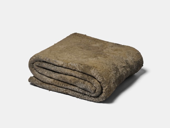Jeremy Wafer

Fold, 2023

Blanket and cement

40 x 35 x 13 cm / 15.7 x 13.8 x 5.1 in.

Unique