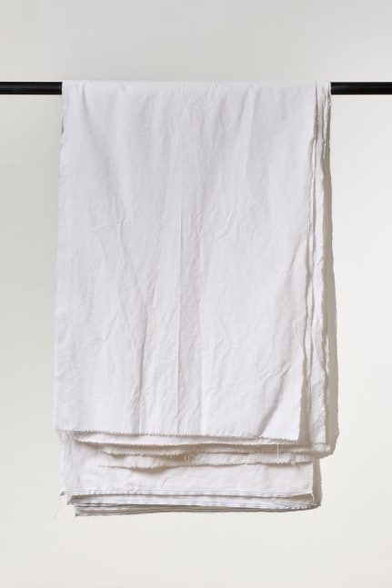 Jeremy Wafer

Tear, 2023

Felt blanket and limewash

70 x 70 cm / 27.6 x 27.6 in.

Unique