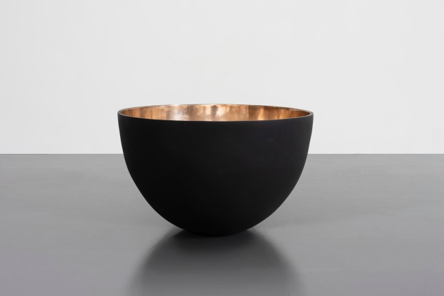 Guggi&amp;nbsp;&amp;nbsp;
Crucible IV,&amp;nbsp;2023
Bronze, white patina, edition of 9
34 x 57 x 57 cm / 13.4 x 22.4 x 22.4 in&amp;nbsp;