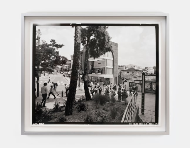 M7 / Roll 75 / Exp 02
2008 - ongoing
hand-printed silver gelatin print, aluminium frame, edition of 3
38.6 x 47.8 cm / 15.2 x 18.8 in print size&amp;nbsp;
44 x 53.5 x 5 cm / 17.3 x 21.1 x 2 in framed