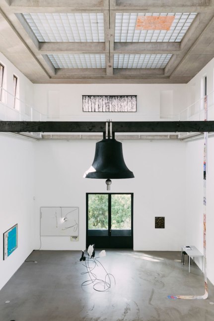 Andy Fitz
L&amp;rsquo;Esprit, graduation exhibition of St&amp;auml;delschule &amp;ndash; Staatliche Hochschule f&amp;uuml;r Bildende K&amp;uuml;nste, 2020
Portikus, Frankfurt, Germany