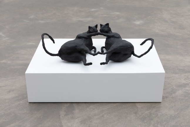 Andy Fitz
Cats II,&amp;nbsp;2021
wire, card, tape, plaster bandage, pigmented jesmonite
18 x 74 x 43 cm / 7.1 x 29.1 x 16.9 in